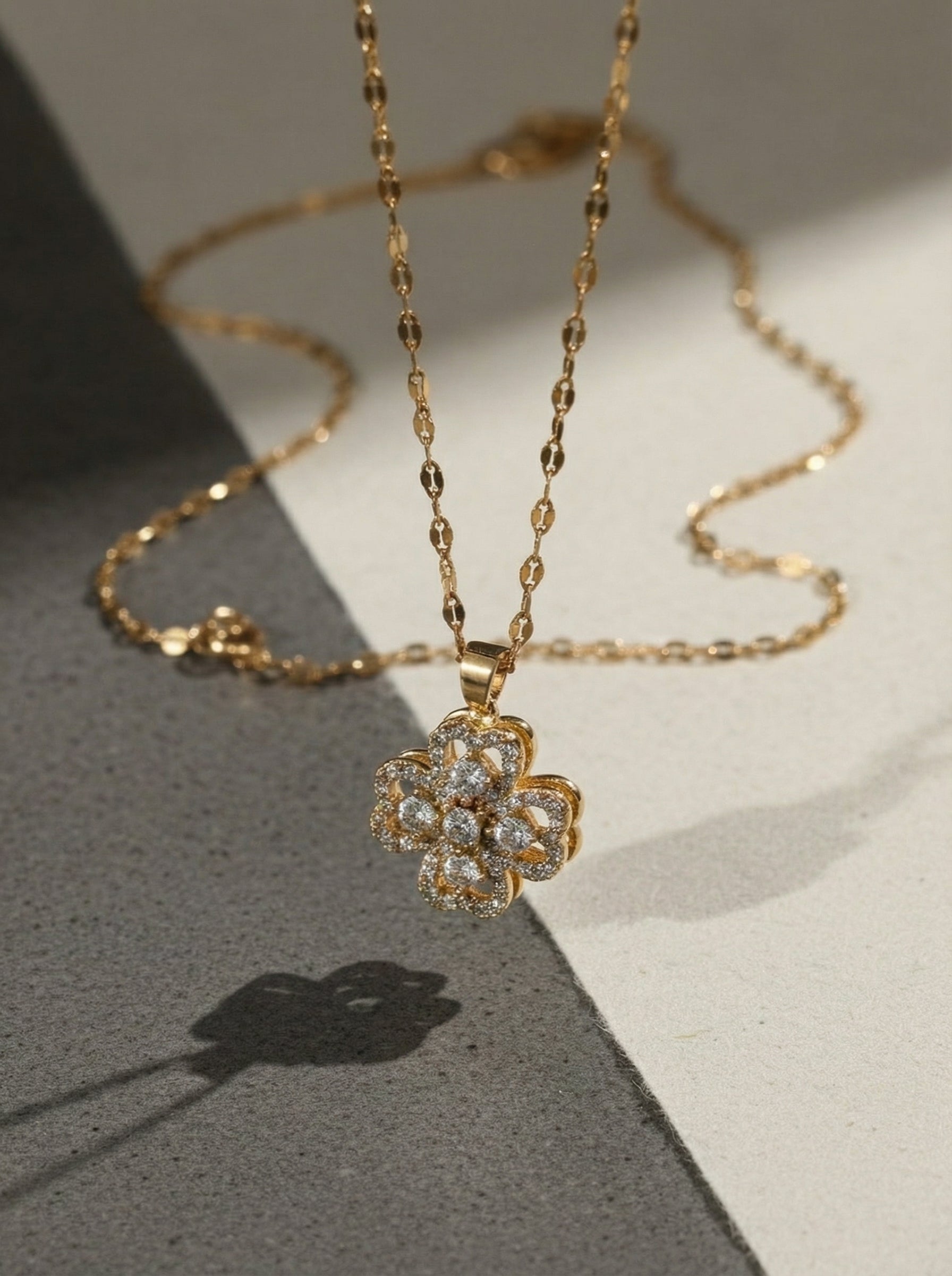 18K Gold Plated Clover Flower Necklace - Zircon Dainty Pendant