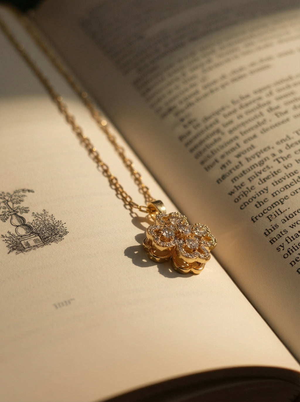 18K Gold Plated Clover Flower Necklace - Zircon Dainty Pendant