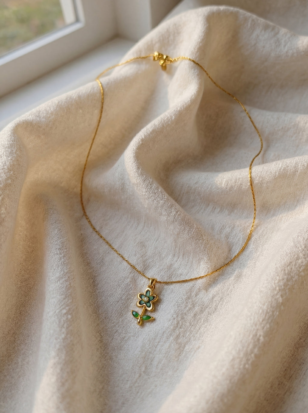 18K Gold Plated Enamel Flower Pendant - Simple Style Dainty