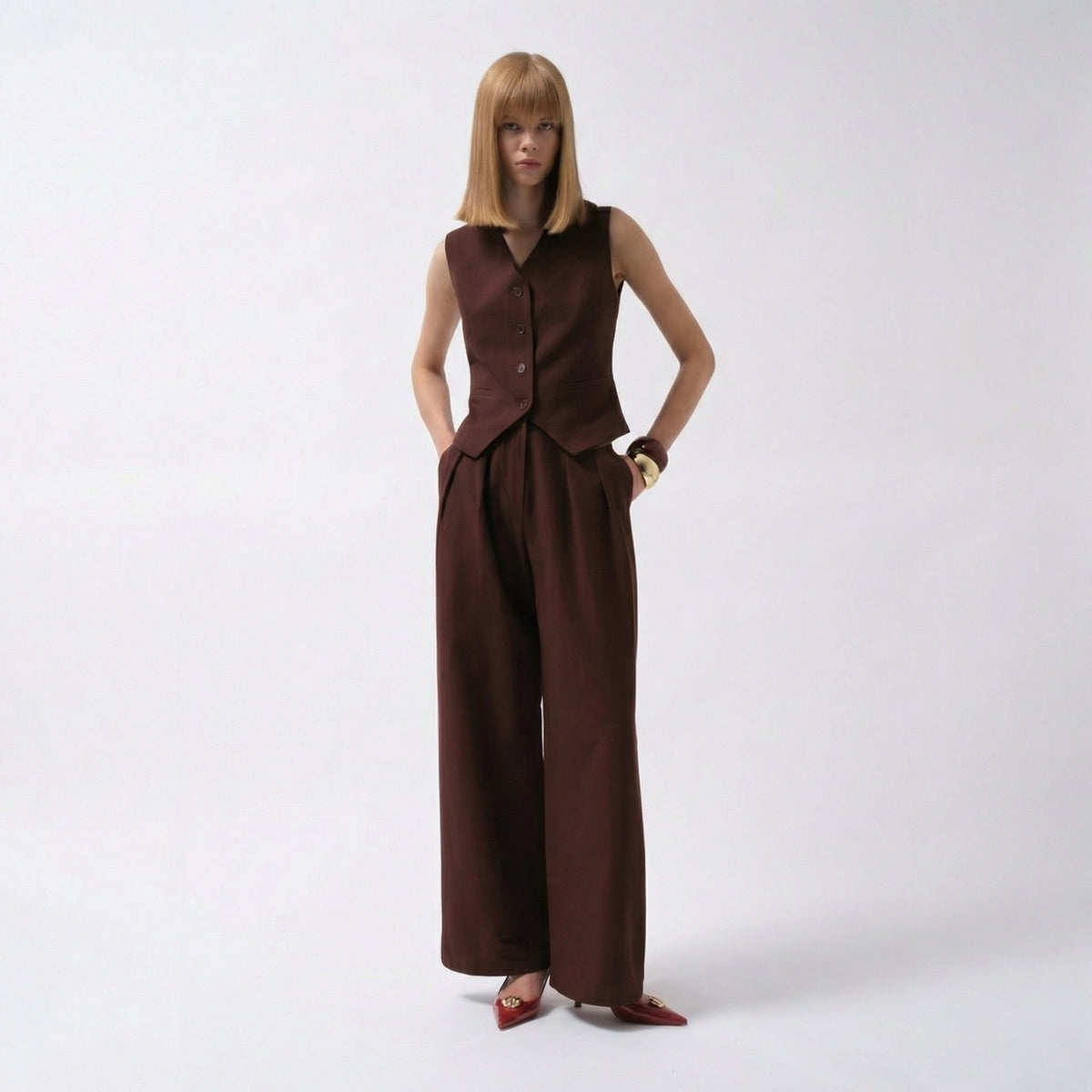 Elegante, braune Plissee-Palazzohose mitweitem Bein