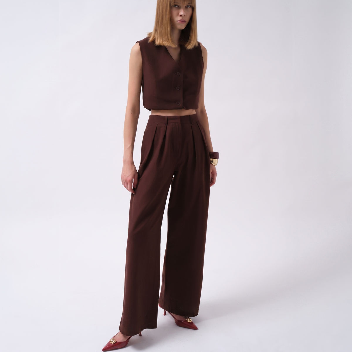 Elegante, braune Plissee-Palazzohose mitweitem Bein