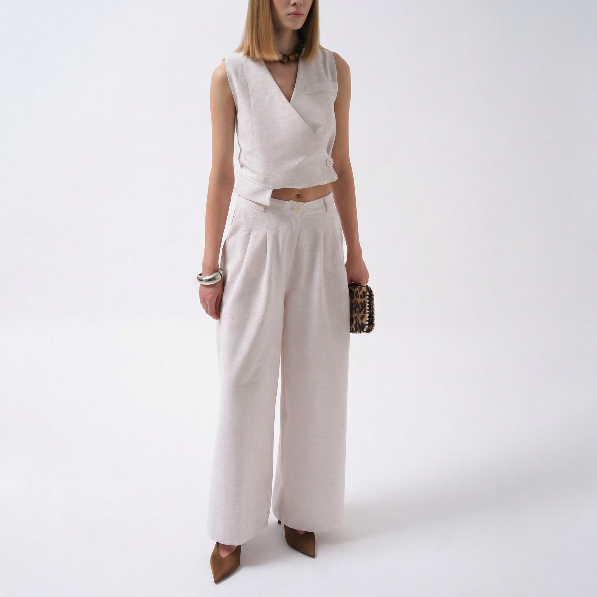 Elegante, weite Palazzo-Hose in Ecrú mit Bundfalten