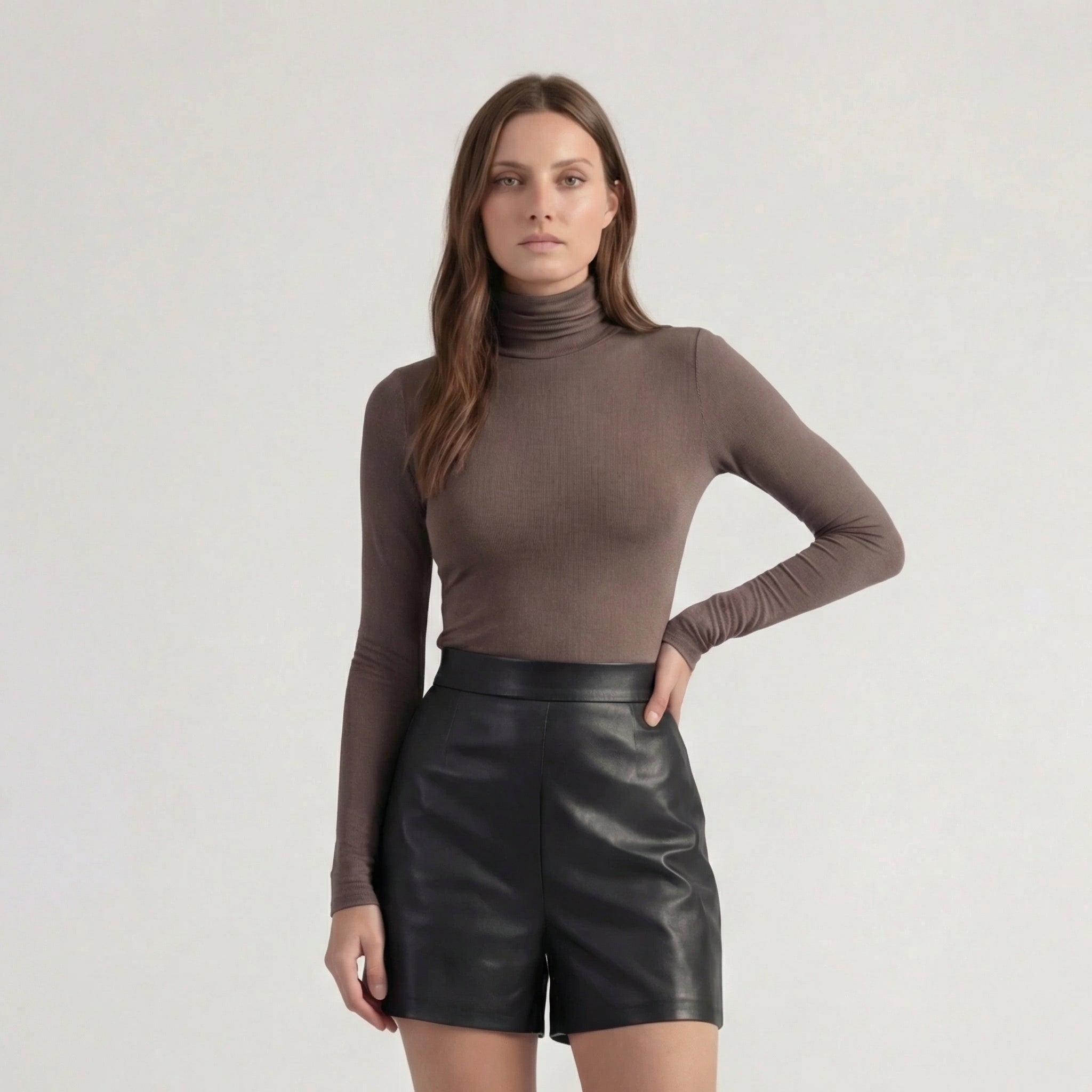 Schlichte schwarze High-Waist-Shorts in Leder-Optik