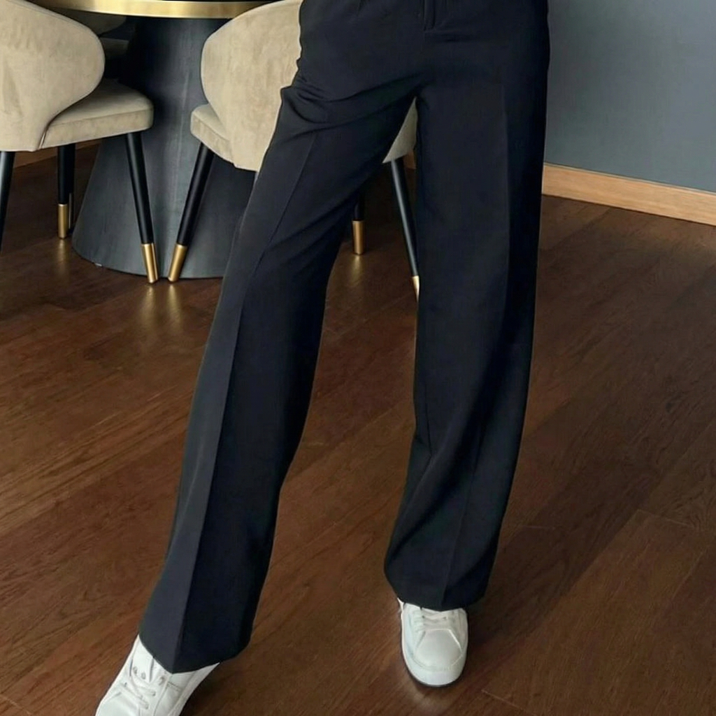Klassische, taillierte High-Waist-Hose in Schwarz mit weitem Bein