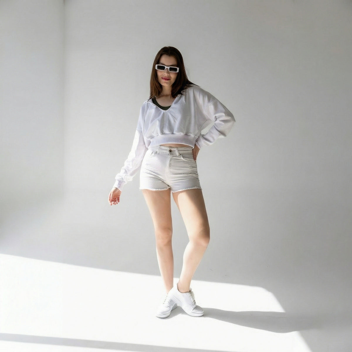 Weißer V-Ausschnitt Cropped Kapuzensweatshirt