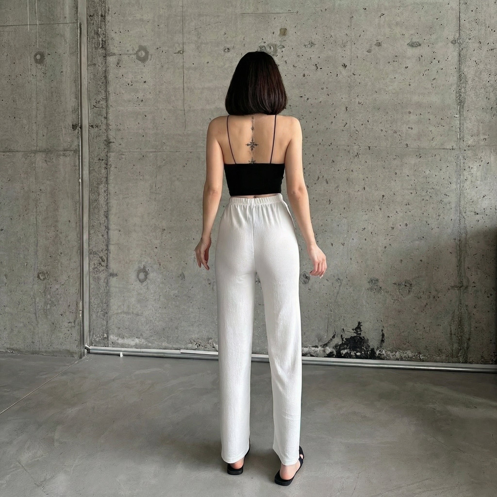 Weiße, strukturierte High-Waist-Hose im Relaxed Fit