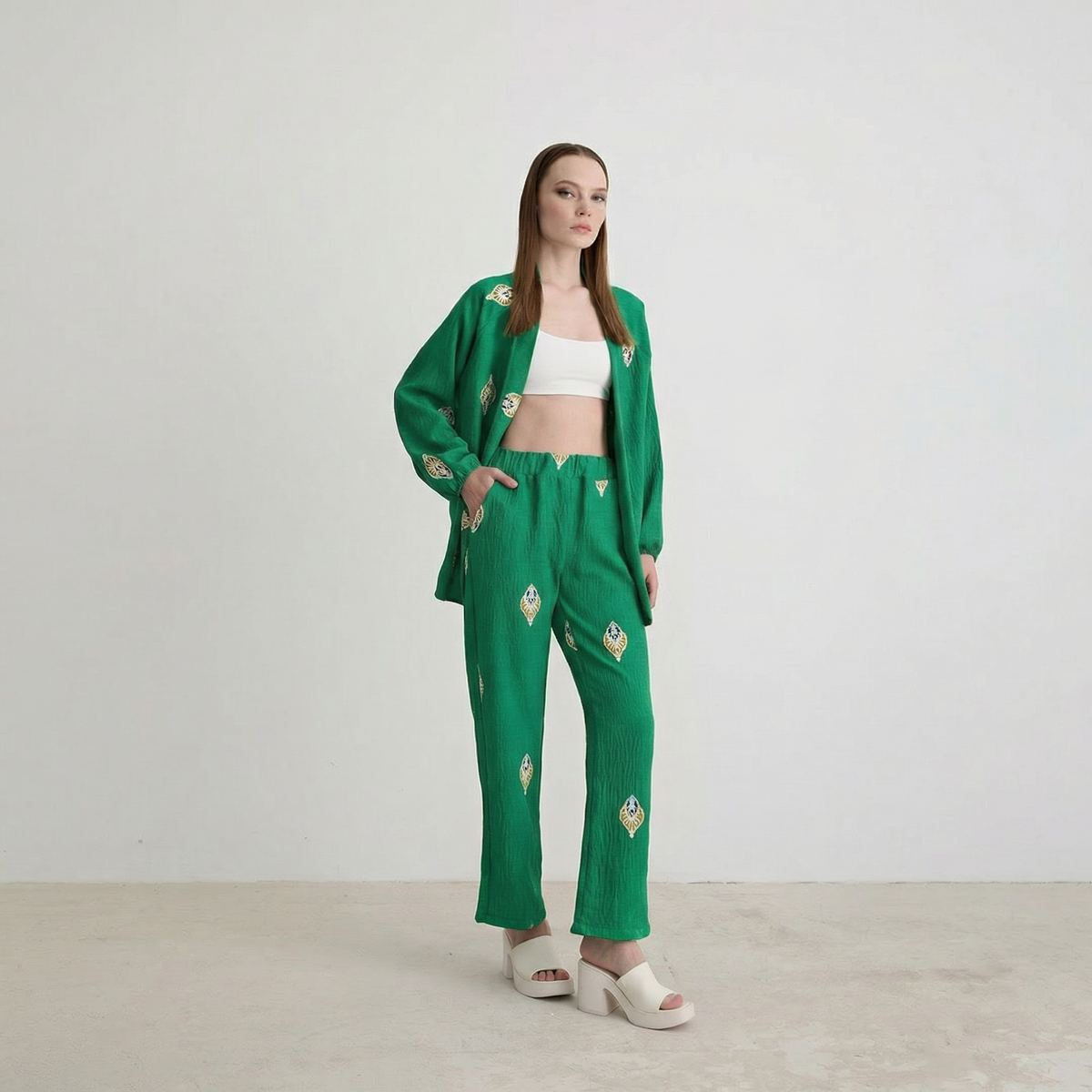 Gepflegte Hose mit Paisley-Muster in Benetton-Grün