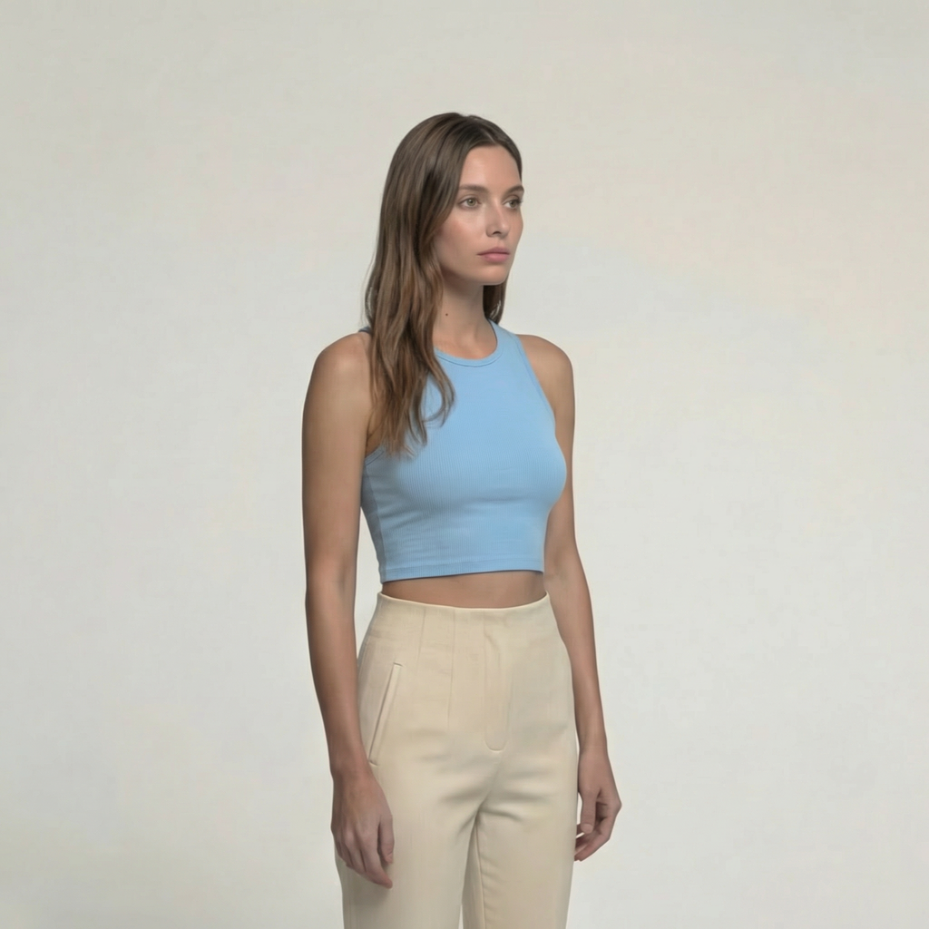 Hochgeschnittene, taillierte Bundfaltenhose in Cremébeige