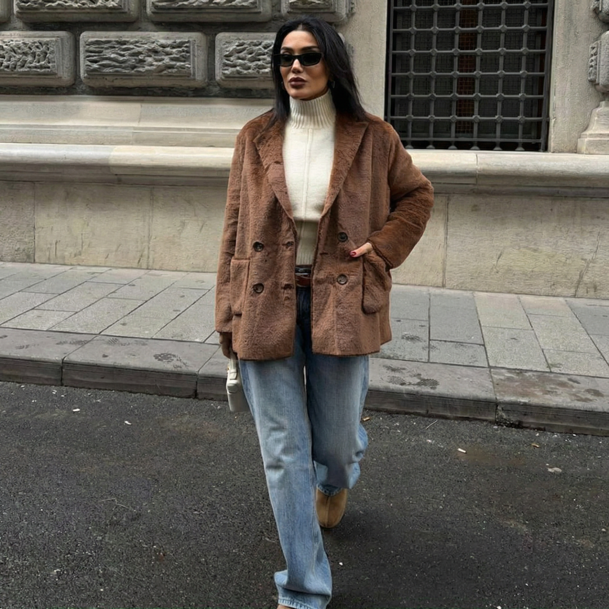 Flauschiger Teddy-Blazer in sattem Braun mit Reverskragen