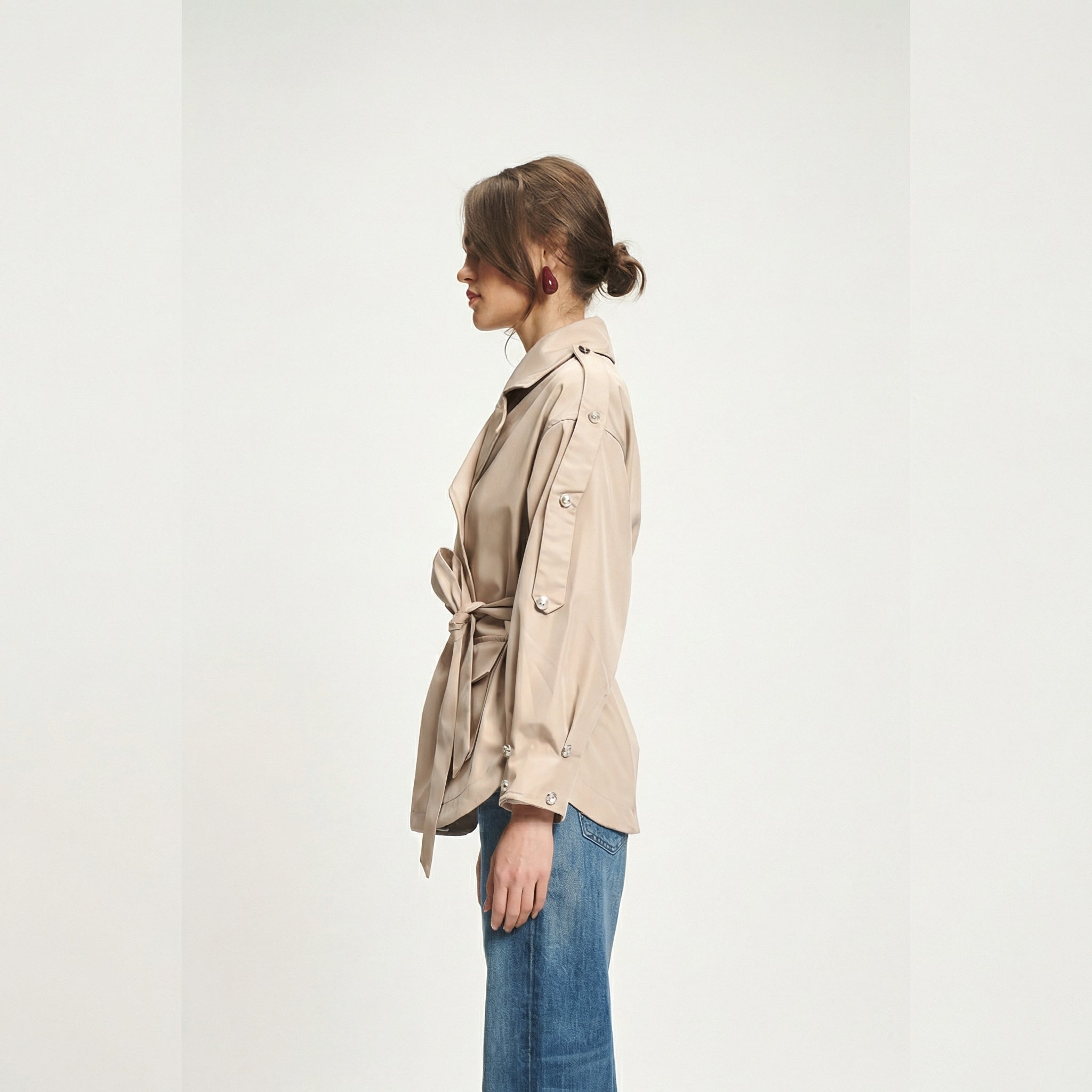 Elegant Beige Short Trench Coat with Adjustable Tie Waist