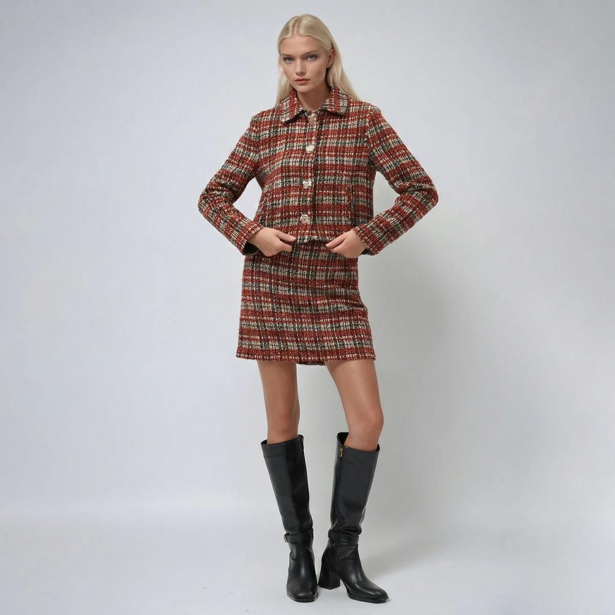 Elegante, karierte Retro-Jacke in Rot in Cropped-Passform mit goldenen Knöpfen