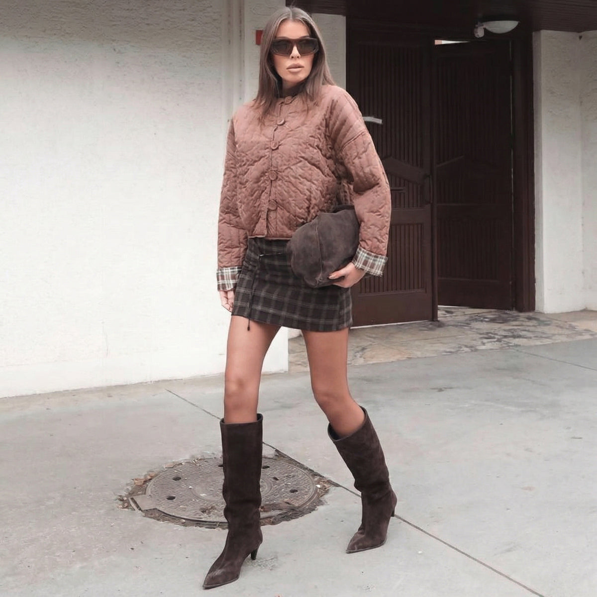 Braune gesteppte Cropped-Jacke mit Karomuster-Besatz im Oversized-Look