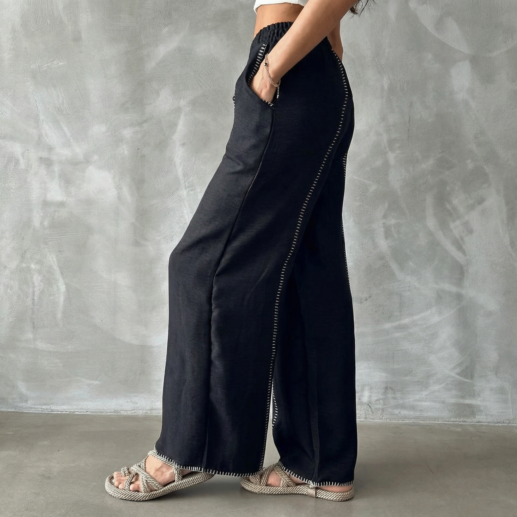 Schwarze Wide-Leg-Hose mit Kontrastnähten